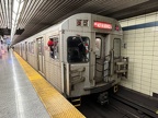 TTC U 5164 T1 Yonge