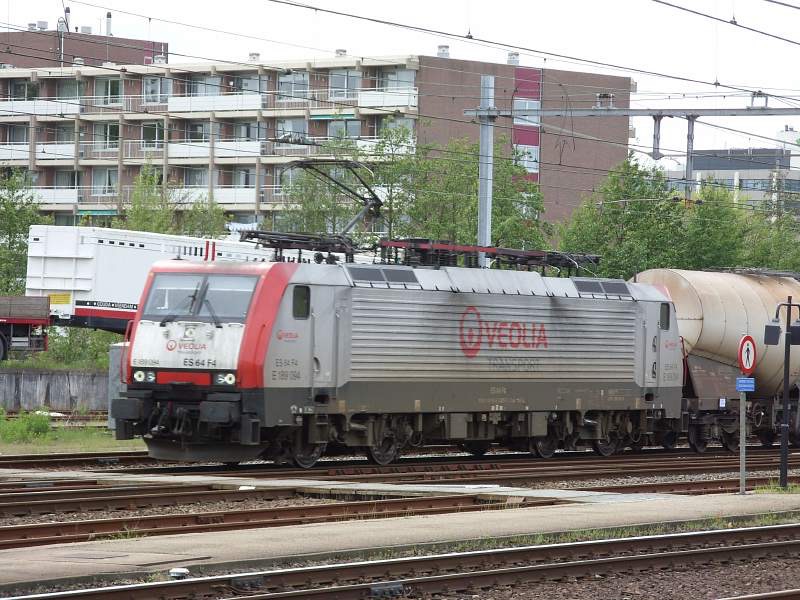 E 189 094
Siemens, *2003 • ES 64 F4 / 189-VE • Bo-Bo
1500 V DC / 3000 V DC / 15000 V AC / 25000 V AC
Gouda VN_EGW4_E189-094_Gouda.jpg