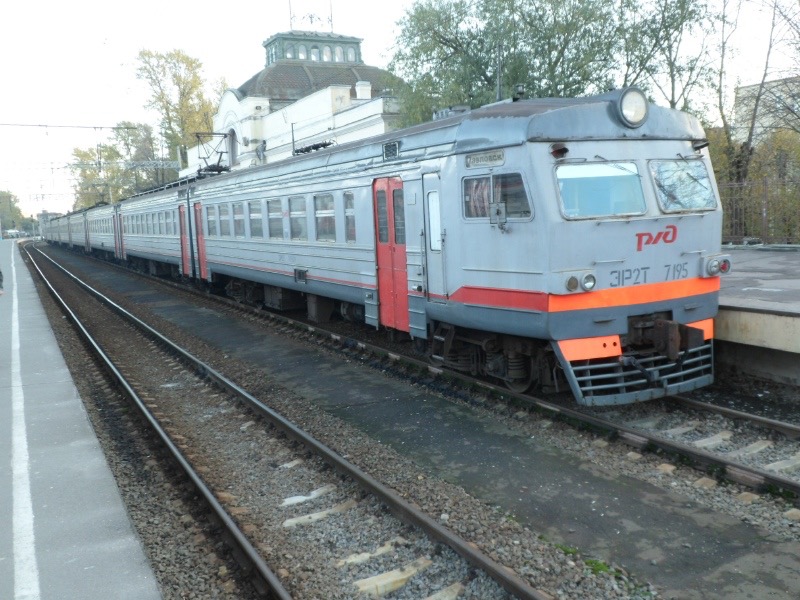 RZD_ET_ER2T-7195_gr_SPb-Vit.jpg