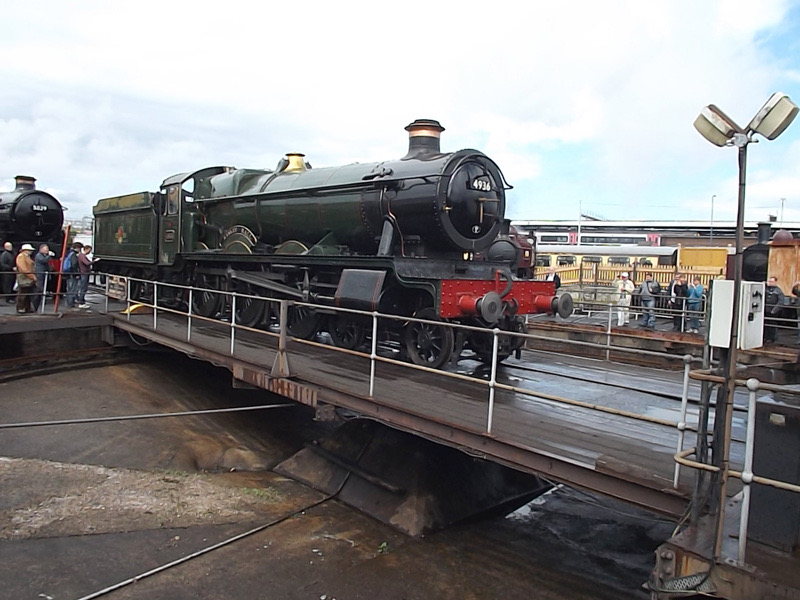 4936 Kinlet Hall
Swindon, *1929 • GWR 4900 'Hall' Class • 4-6-0
ex GWR - Great Western Railway
Tyseley Locomotive Works KHLC_4-6-0_4936_GWR_TyseleyLW-DS.jpg