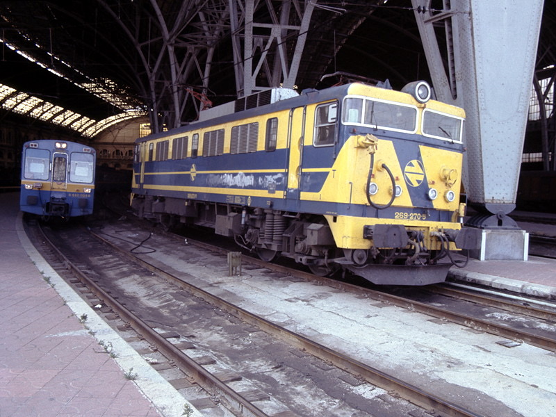 RENFE_E_269270_Barcel-T.jpeg