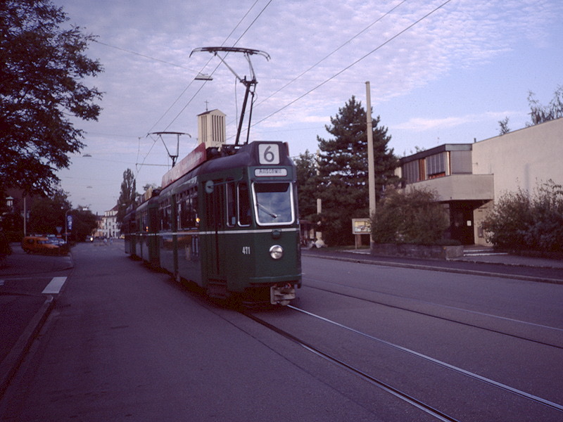 471
SWP/BBC, *1968 • Be 4/4 • 1000 mm
Linie 6
Baslerstrasse (Allschwil) BVB_471_Be44_Allschwil.jpg