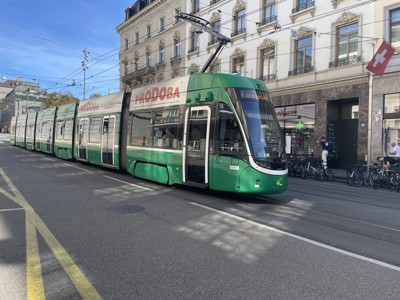 5038
Bombardier, *2017 • Flexity 2 / Be 6/8 • 1000 mm
Linie 3
Steinenberg BVB_5038_Be68_Stein.JPG