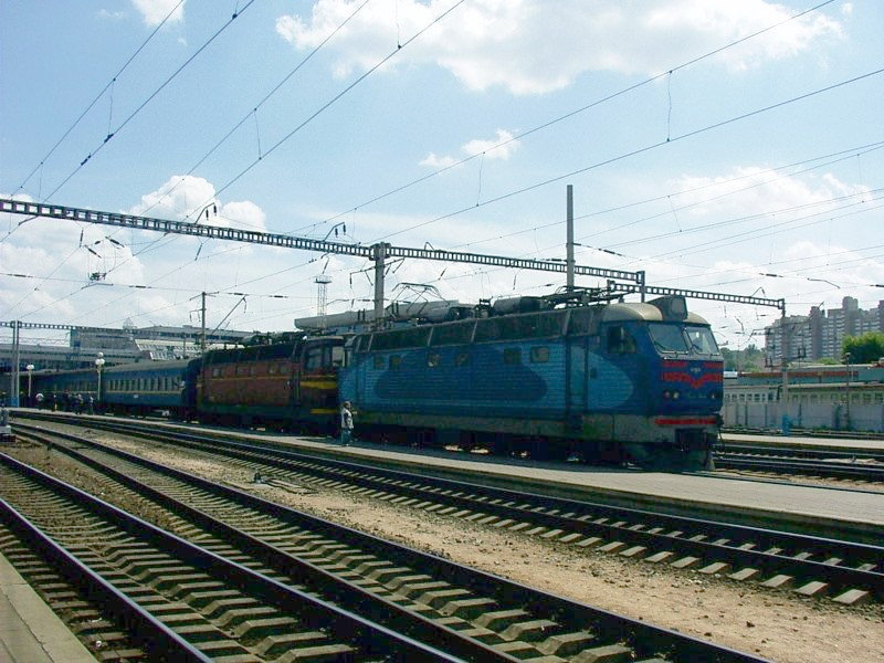 UZ_EW_TschS4-144_bl+078_rt_Kyiv.jpg