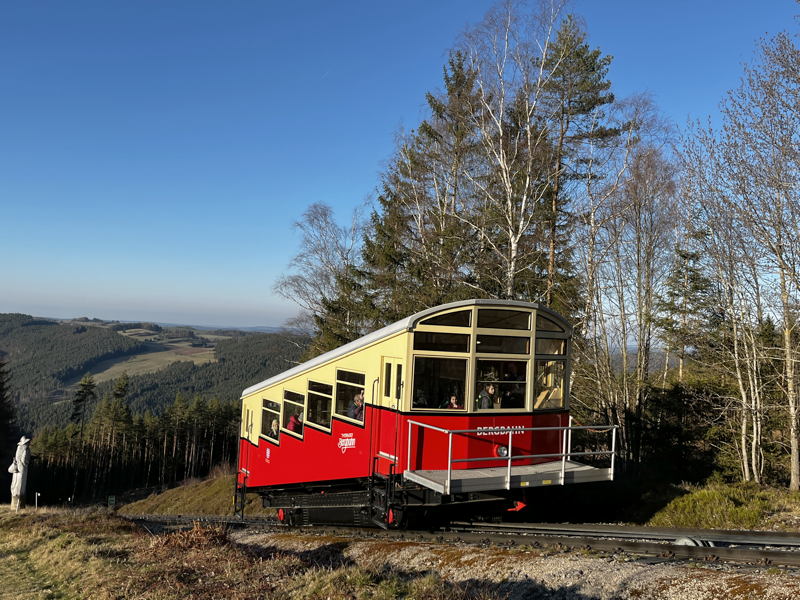 DB_Seilbahn_Wg_1b_bLicht.JPG