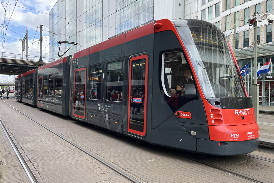 5064
Siemens, *2019 • Avenio
R-Net
Lijn 15
(H) Centraal Station HTM_5064_Avenio_CS.JPG