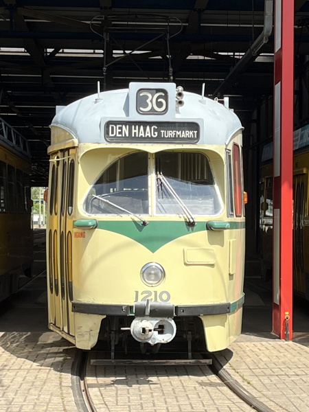 1210
BN, *1963 • PCC, Serie 1201 - 1240
ex HTM
Remise Zichtenburg HOVM_1210_Zicht.JPG