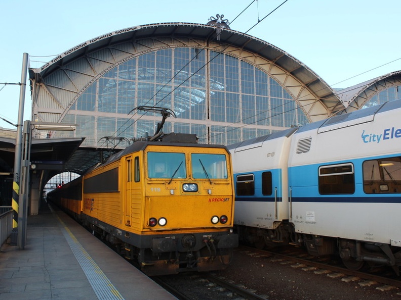 RJ_E_162119b_Praha-hn.JPG