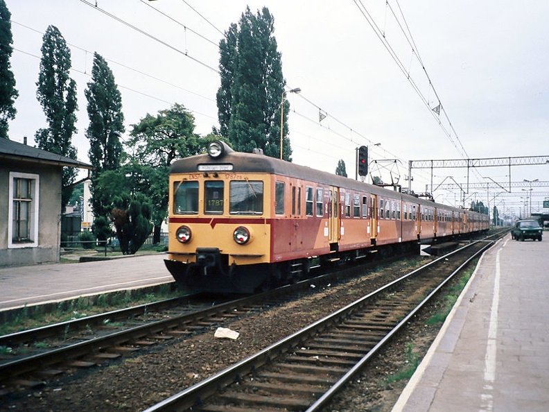 PKP_ET_EN57-1757_Stargard.JPG